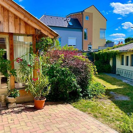 Villa Luca Mosonmagyaróvár Buitenkant foto