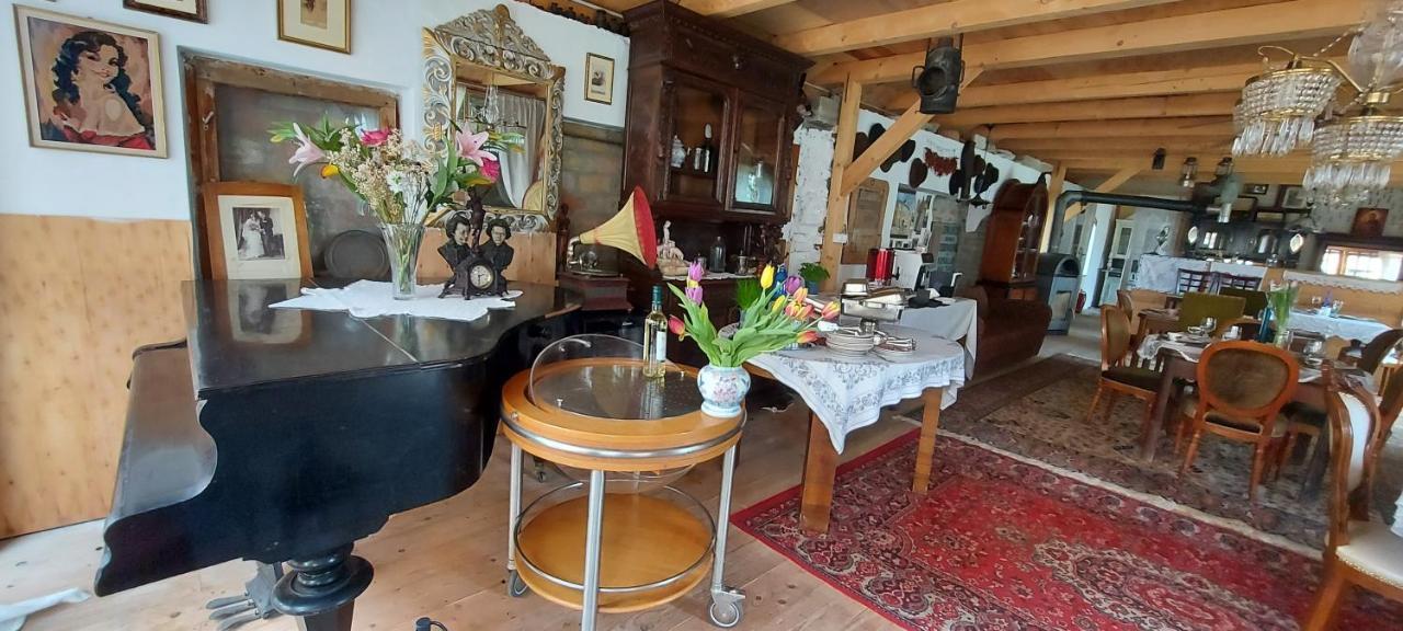 Villa Luca Mosonmagyaróvár Buitenkant foto
