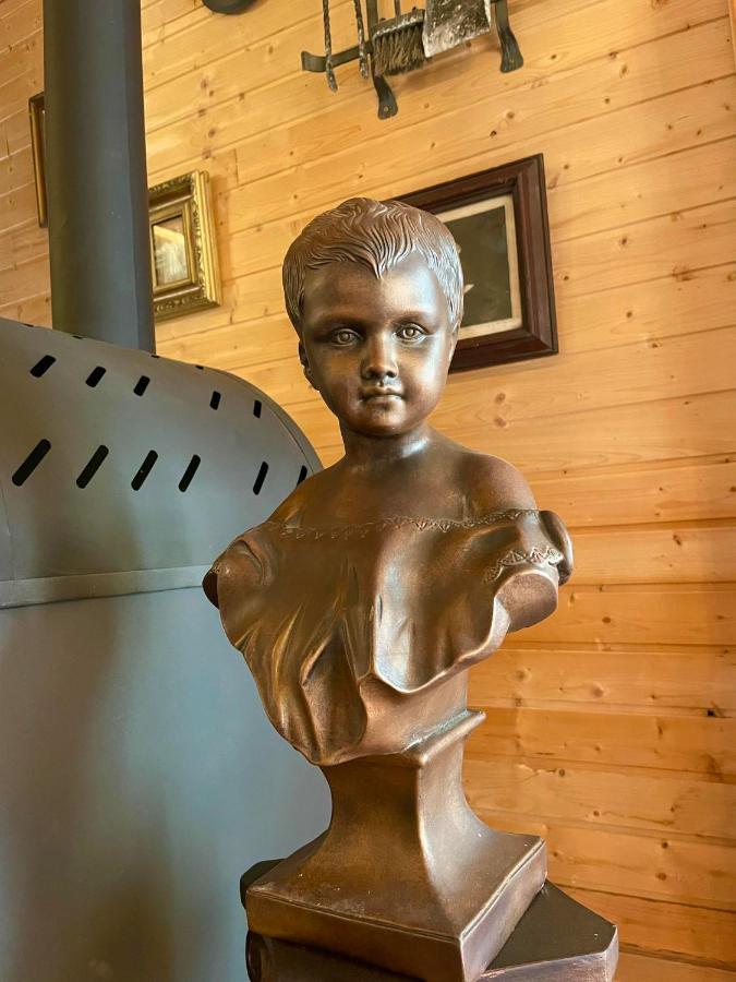 Villa Luca Mosonmagyaróvár Buitenkant foto