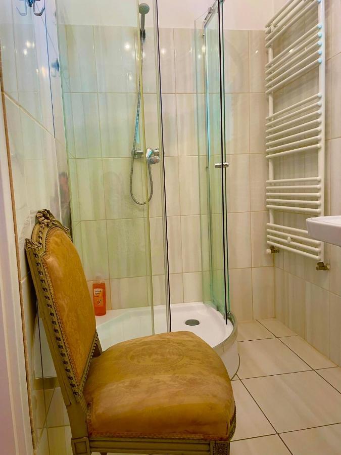 Villa Luca Mosonmagyaróvár Buitenkant foto