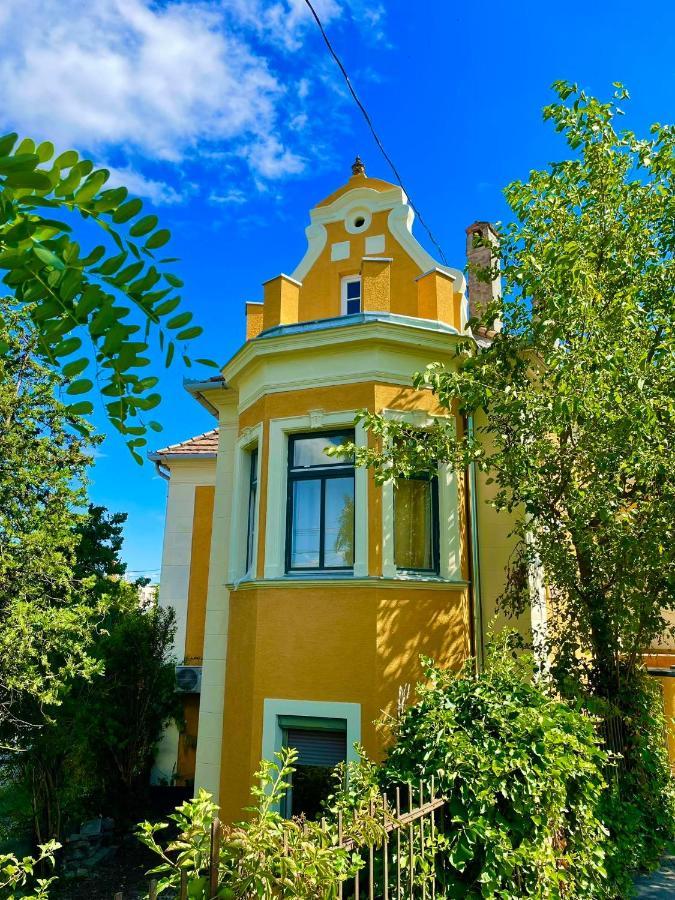 Villa Luca Mosonmagyaróvár Buitenkant foto